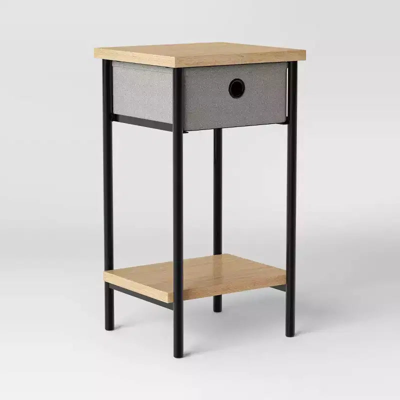 Table d'appoint avec bac en tissu, structure noire - Room Essentials™