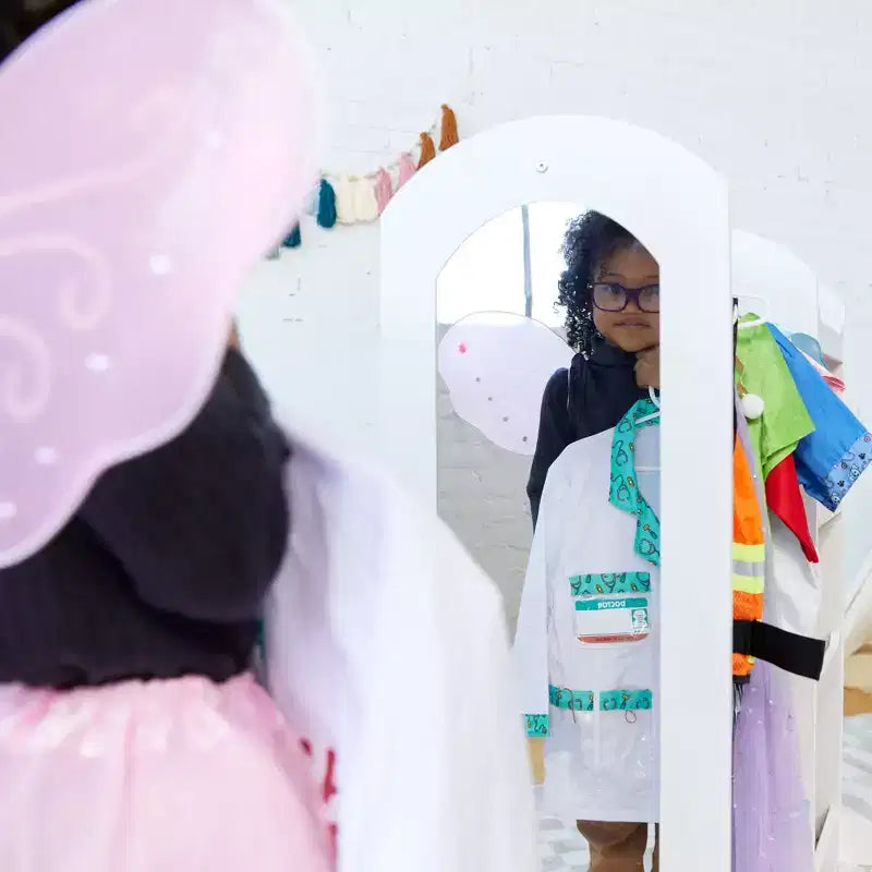 Centre d'habillage avec miroir, organisateur de costumes, meuble Montessori