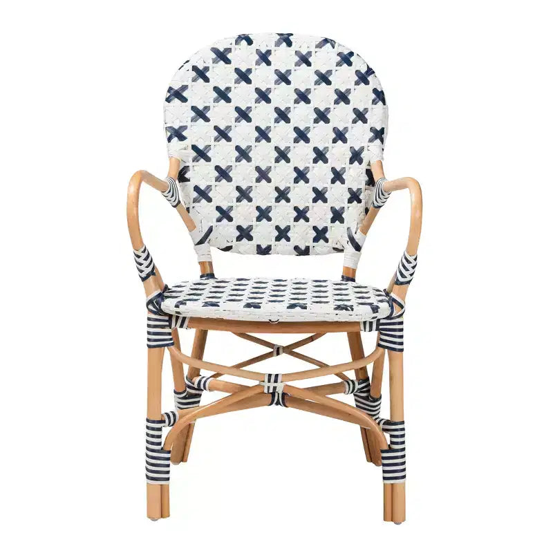 Chaise de bistrot Bryson en rotin naturel et tissage bleu et blanc de style français moderne