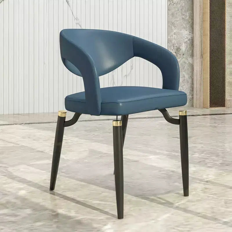 Chaise de salle à manger moderne Entice, assise en cuir rembourré avec dossier ouvert incurvé et pieds en métal, cuisine moderne, salle à manger, maison, sièges de café