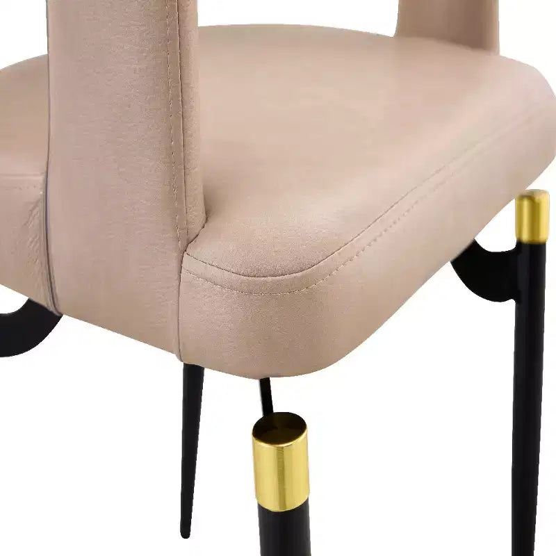 Chaise de salle à manger moderne Entice, assise en cuir rembourré avec dossier ouvert incurvé et pieds en métal, cuisine moderne, salle à manger, maison, sièges de café
