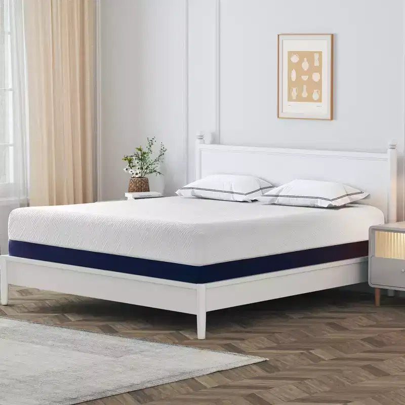 Matelas en mousse à mémoire de forme de 14 pouces en boîte pour un sommeil plus frais, offrant soutien et soulagement de la pression.