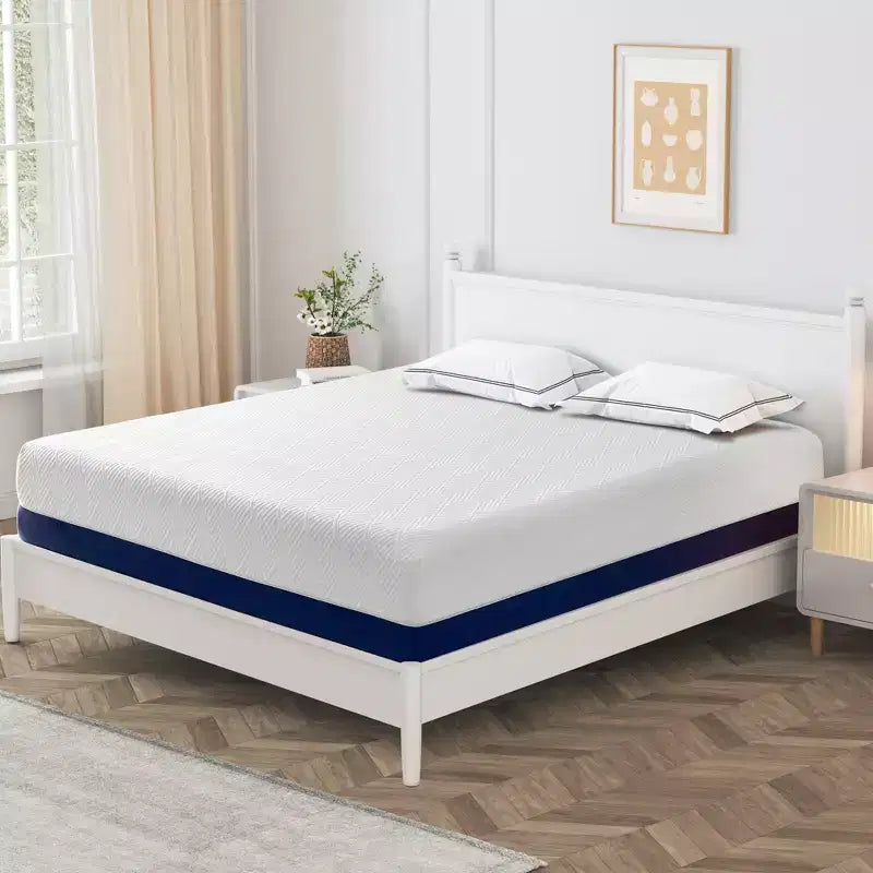 Matelas en mousse à mémoire de forme de 14 pouces en boîte pour un sommeil plus frais, offrant soutien et soulagement de la pression.